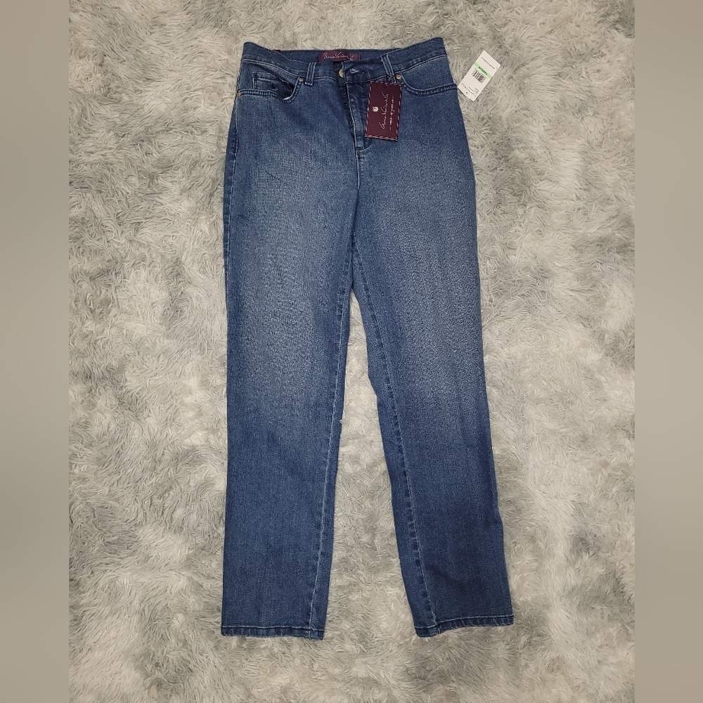 Gloria Vanderbilt “Amanda” Classic Rise, Tapered Leg, Stretch Jeans, 8 Reg/Avg - Picture 2 of 6